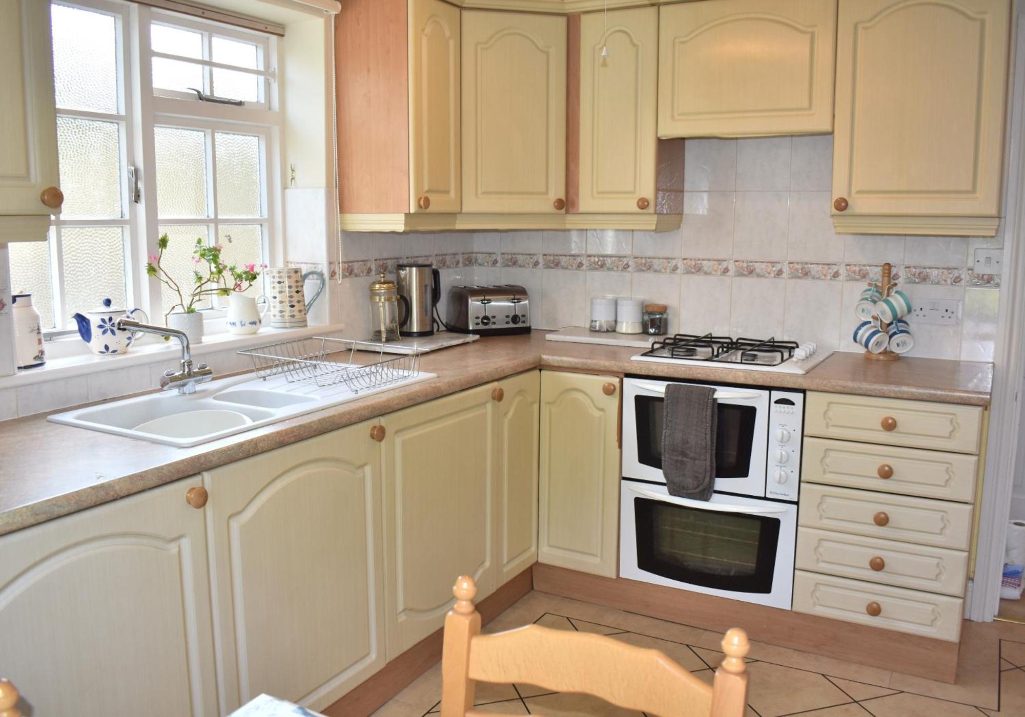Georgian 2 Bedroom Apartment In Chichester With Free Parking - Chichester Holiday Properties Exterior foto
