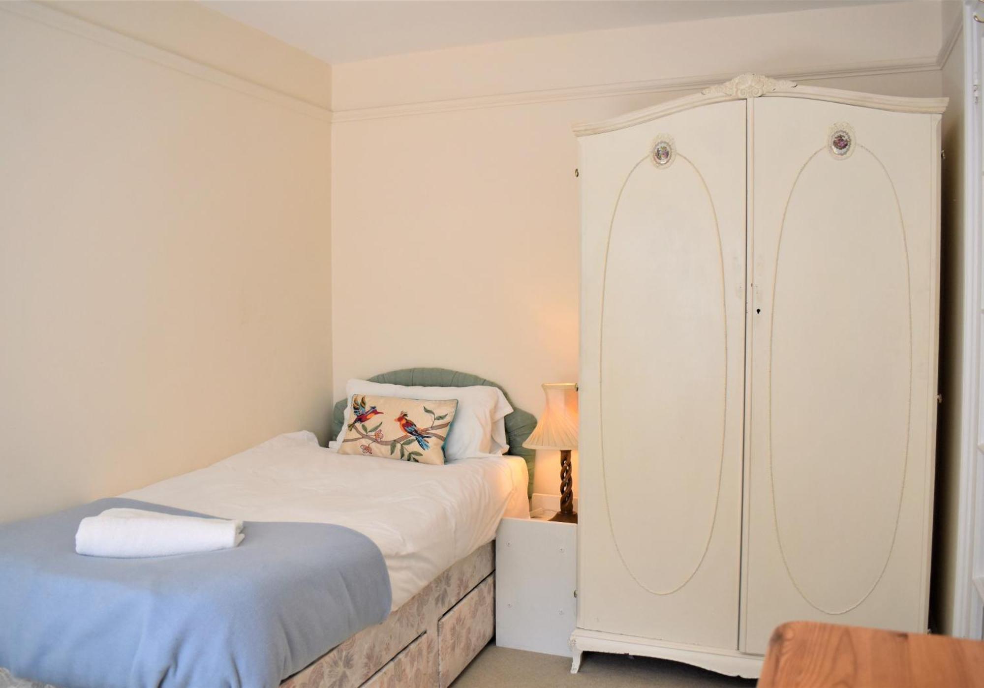 Georgian 2 Bedroom Apartment In Chichester With Free Parking - Chichester Holiday Properties Exterior foto
