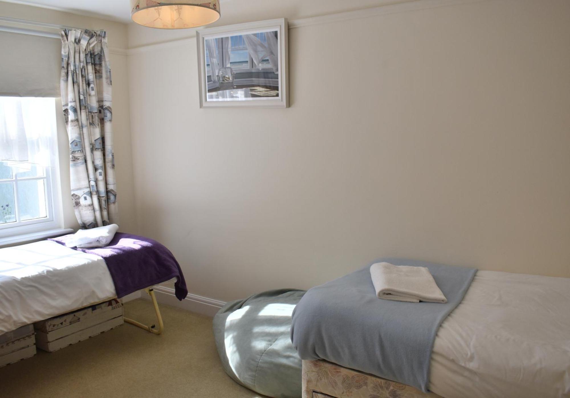 Georgian 2 Bedroom Apartment In Chichester With Free Parking - Chichester Holiday Properties Exterior foto