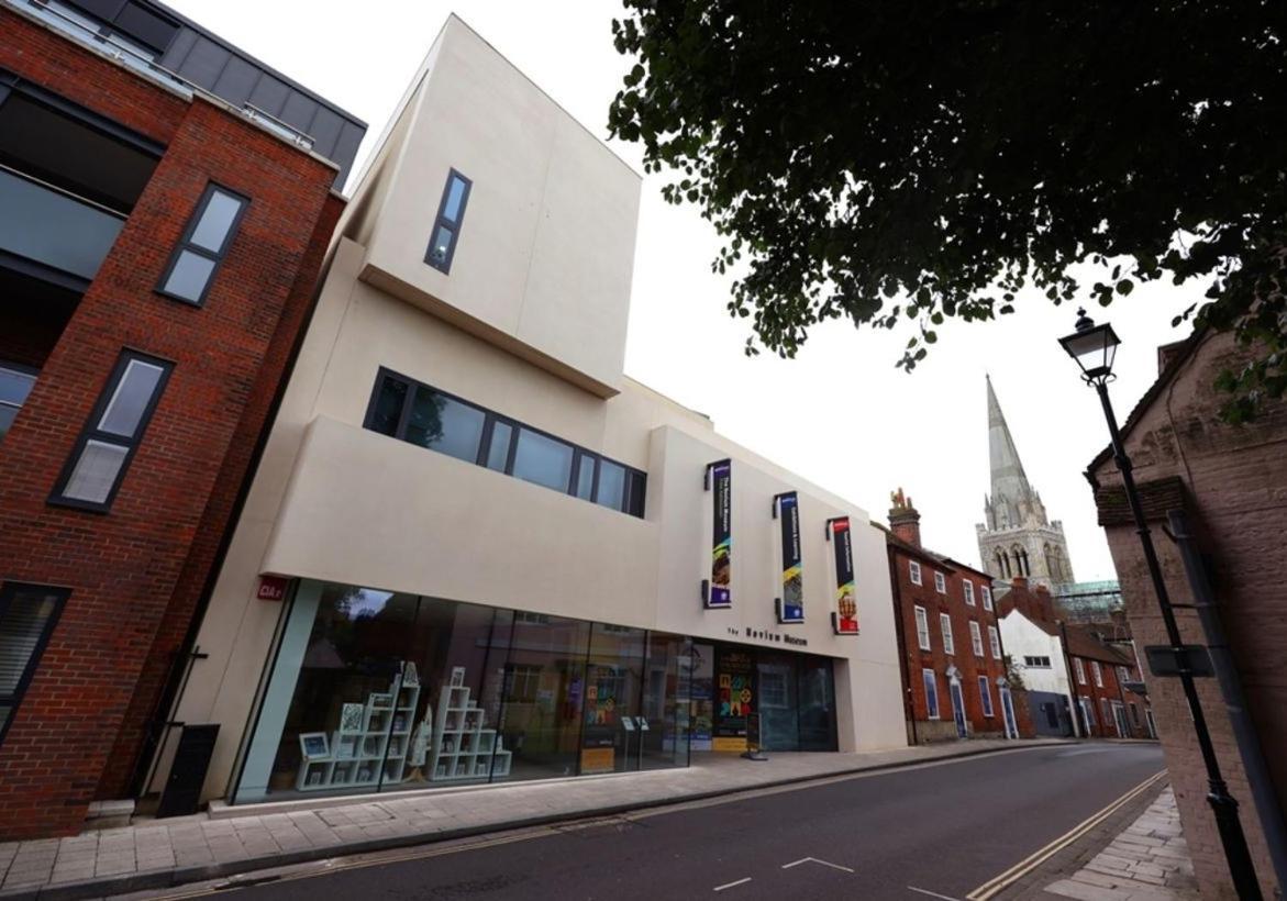 Georgian 2 Bedroom Apartment In Chichester With Free Parking - Chichester Holiday Properties Exterior foto