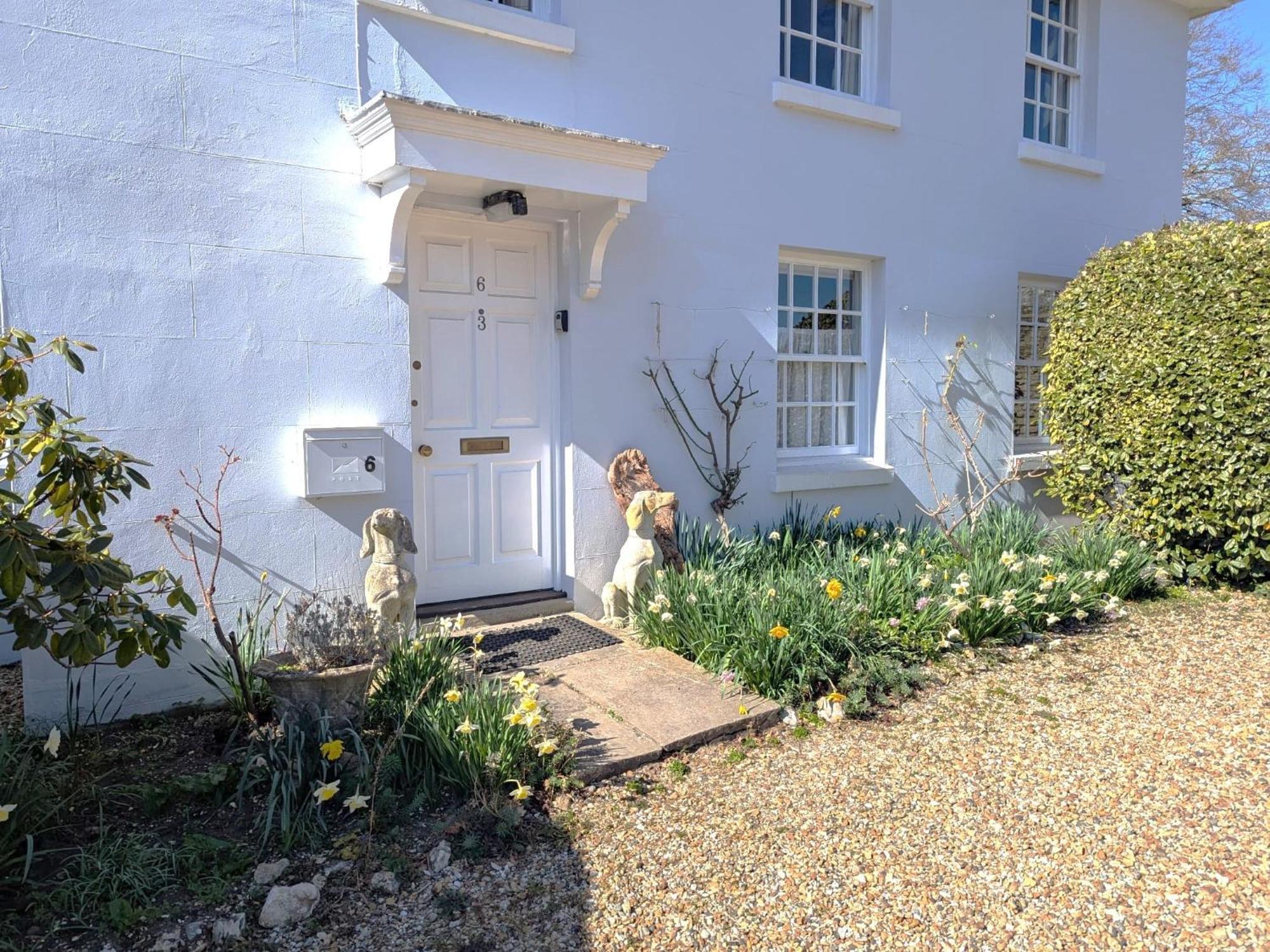 Georgian 2 Bedroom Apartment In Chichester With Free Parking - Chichester Holiday Properties Exterior foto